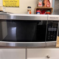 Frigidaire Microwave 