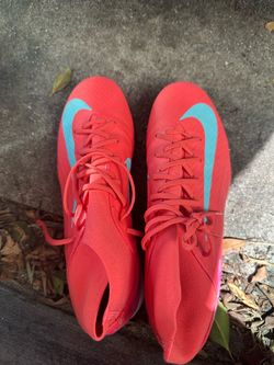 Turf shoes