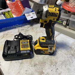 Dewalt 20v max and Battery 4.0ah and Charger 4amp