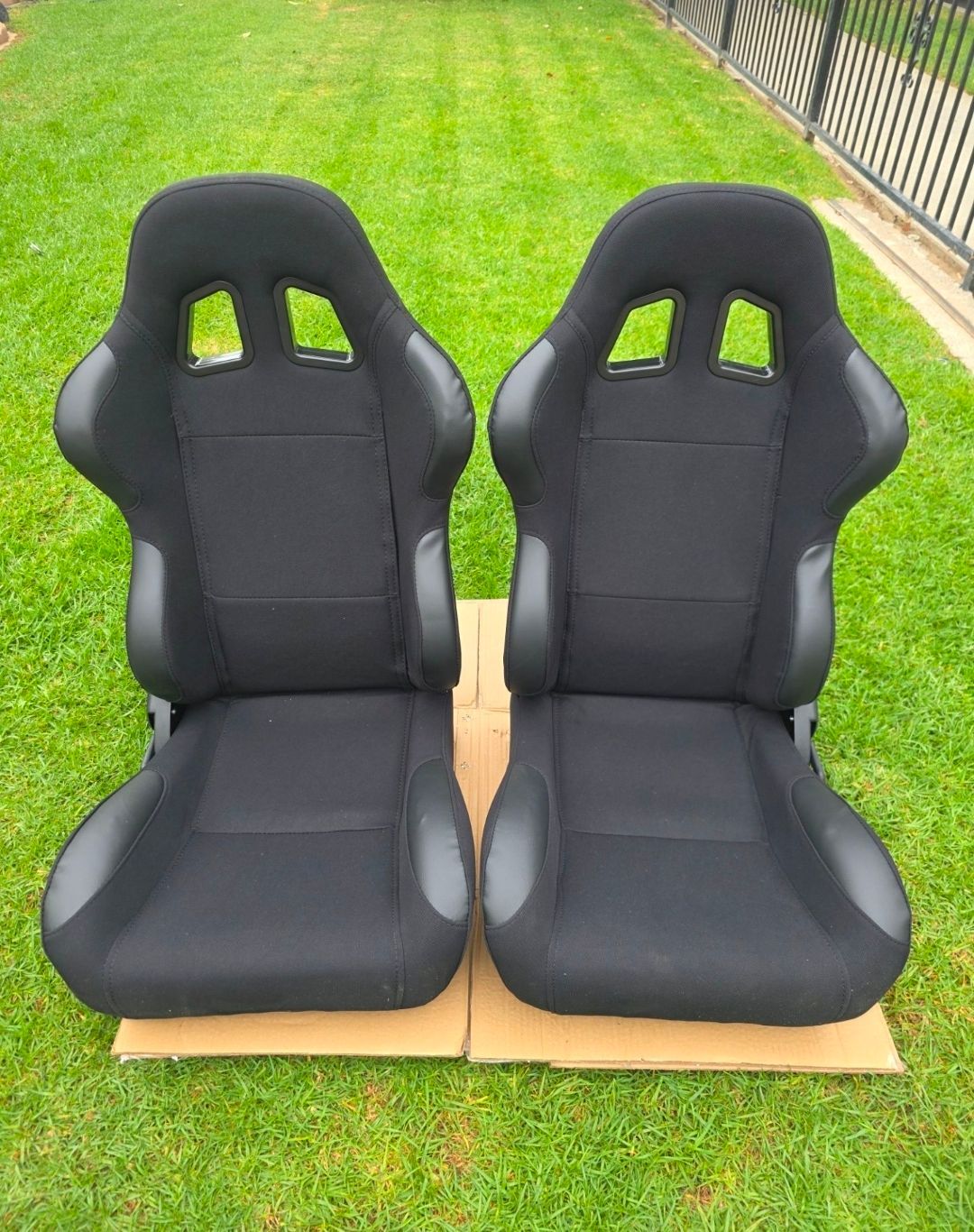 Universal Racing Seats