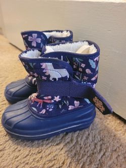 Size 8 toddler snow boots
