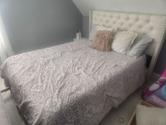 Queen size bed
