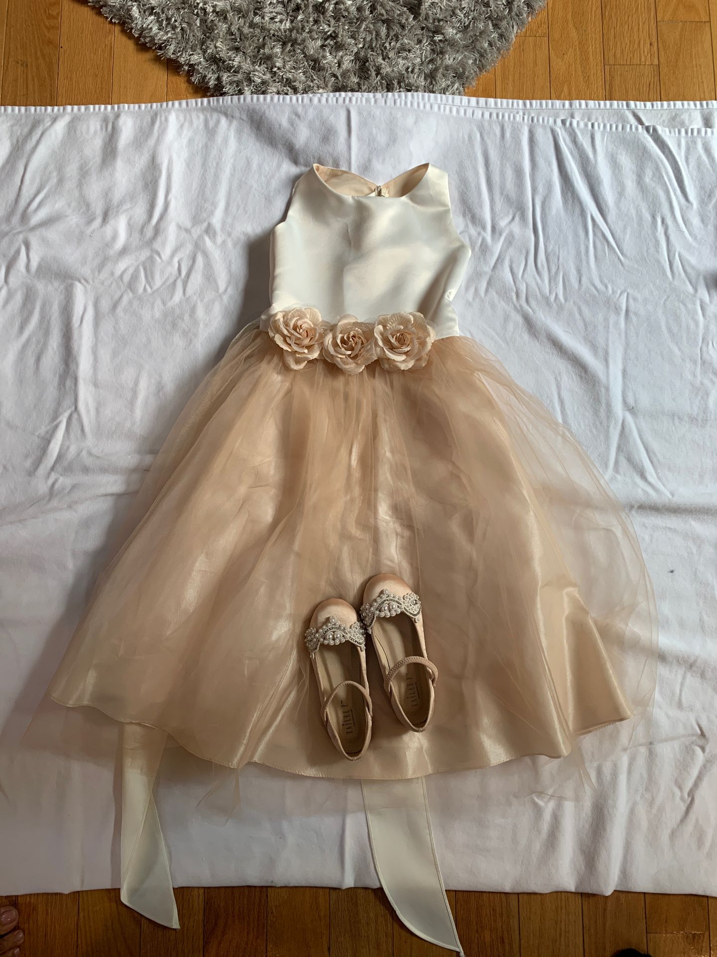 Flower girl bronze/rose gold colored girls dress. (Used once)