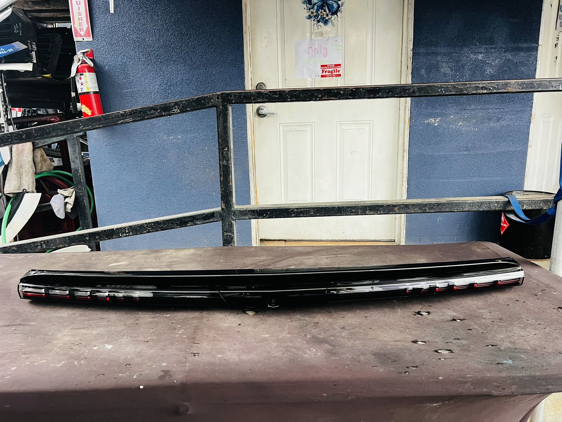 Cadillac Lytiq 2023-2024 Center Tail Light Oem