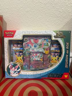 Pokemon 30th Celebration Sylveon Ex Box