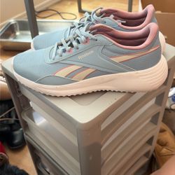 REEBOKS 
