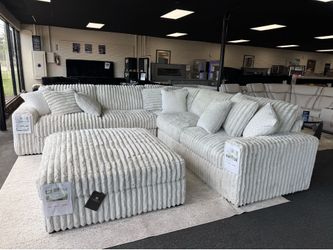 3 PC Stupendous Sectional. 🚚WE DELIVER🚚