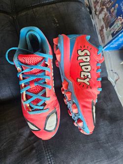 Baseball cleats