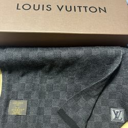 Louis V Scarf 