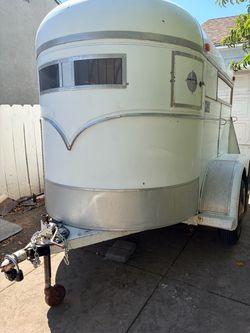 2 Horse trailer