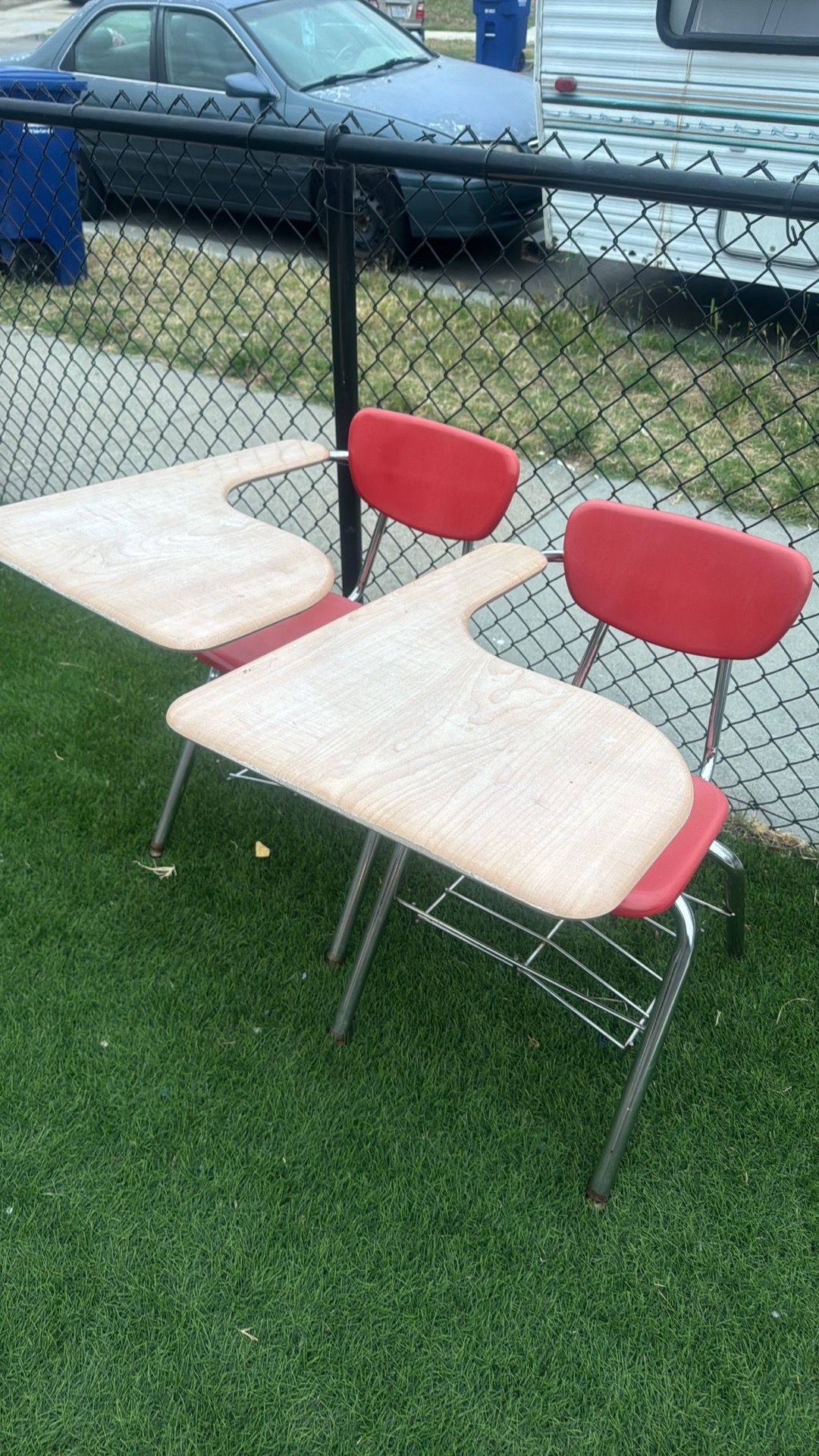 A set 2 school chairs