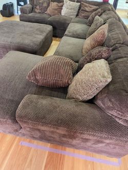Sectional sofa with ottoman