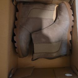 Sorel Size 10.5 BOOTIES 