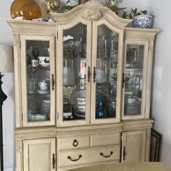 China Cabinet With Matching Table And 4 Chairs