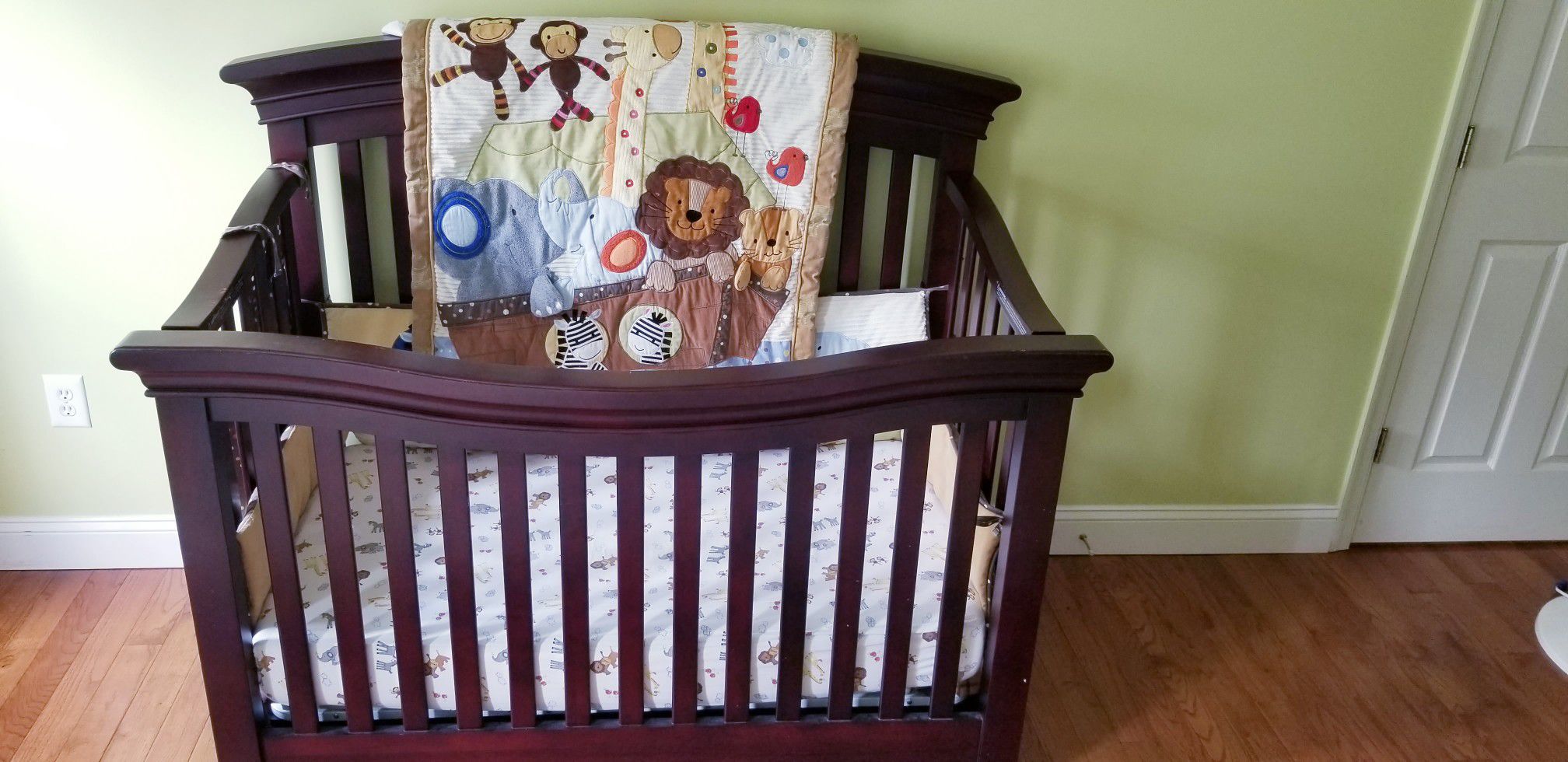 Baby crib (wooden)