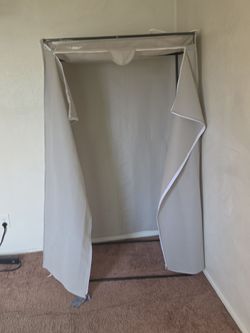 Portable clothe closet