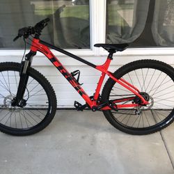 2021 Trek Marlin 6 Large 