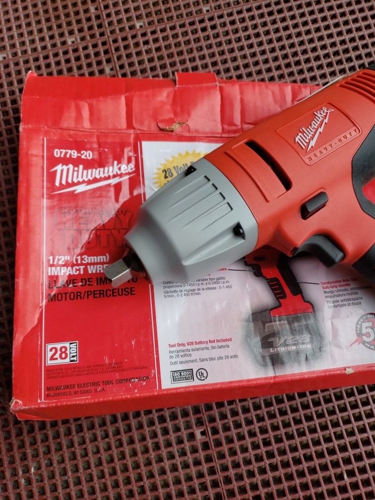Milwaukee M28/V28 1/2" Impact Wrench