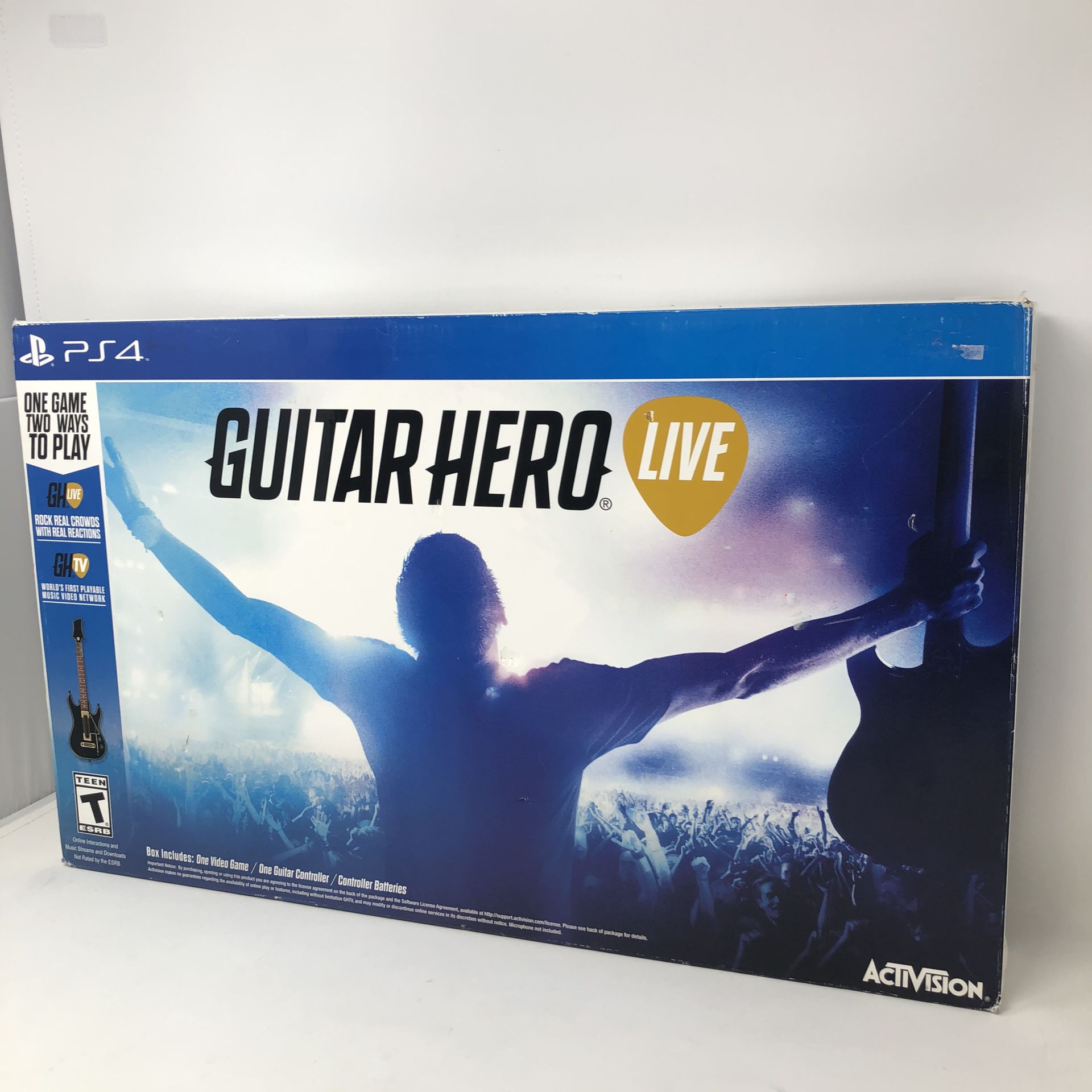 PS4 Guitar Hero Live Bundle