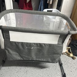 Baby Delight Bassinet 
