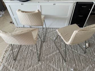 Free Chairs Without Cover White