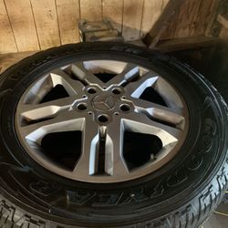 Mercedes G-WAGON stock wheels and brand new tires