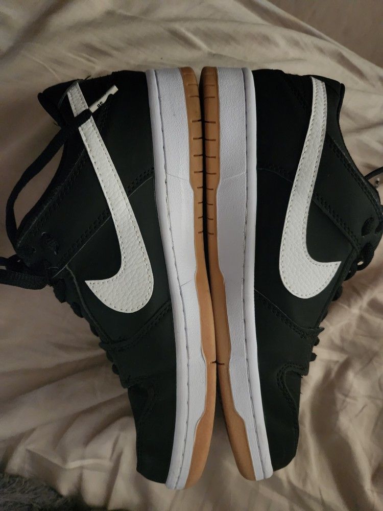 Nike Womens Sz 9 Black And White