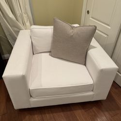 Restoration hardware RH Chair (Very good Condition) 