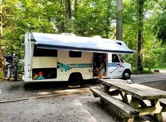 No slides, cummins1999 Winnebago MINNIE