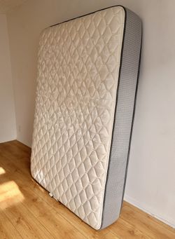 Beautyrest Full Mattress – Firm – Clean – Great Condition