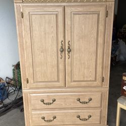 Armoire cabinet