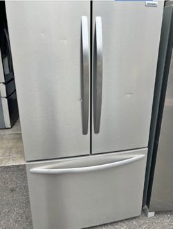 Refrigerator Frigidaire open box