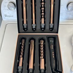 Foxybae curling wand w/7 attachments!!! Brand New!!!!! 100$ obo