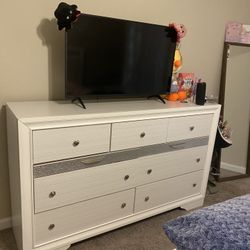 White Bedroom Set 