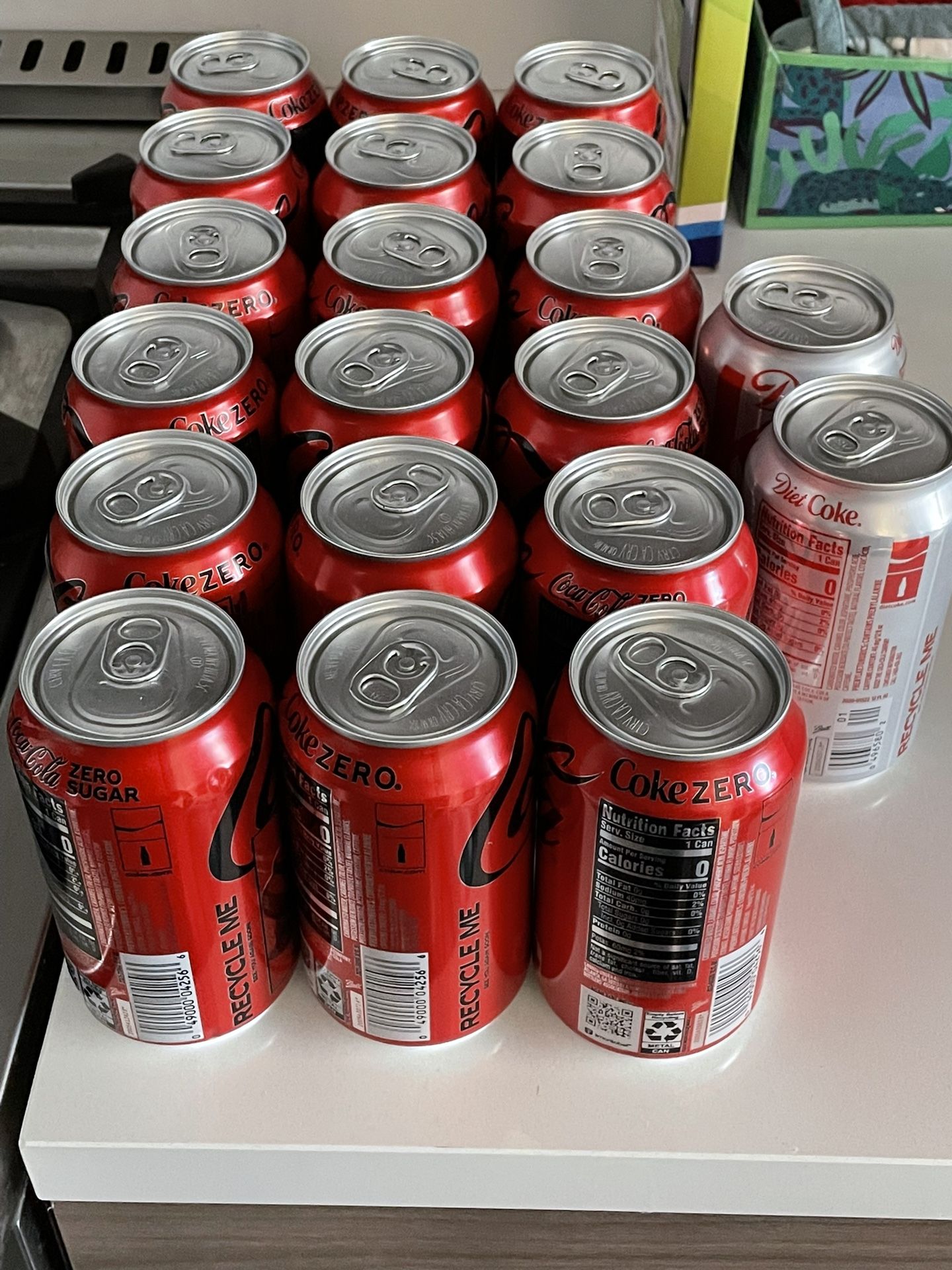 18 Coke Zero Cans + 2 Diet Cokes