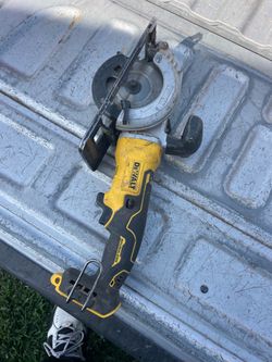 DeWalt DCS571 20V MAX Brushless 4-1/2” Circular Saw