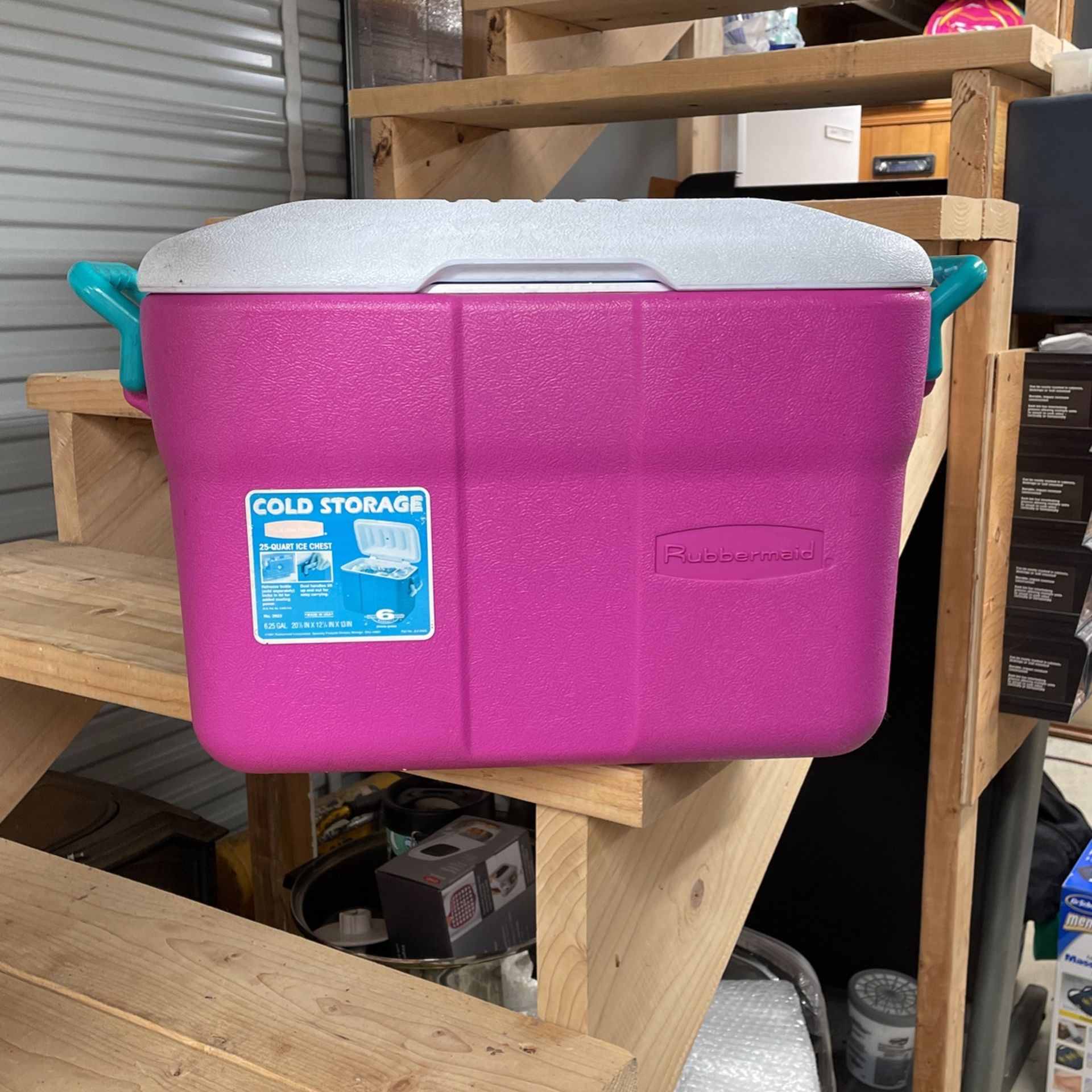 Vintage Rubbermaid Pink/Teal 90’s Cooler