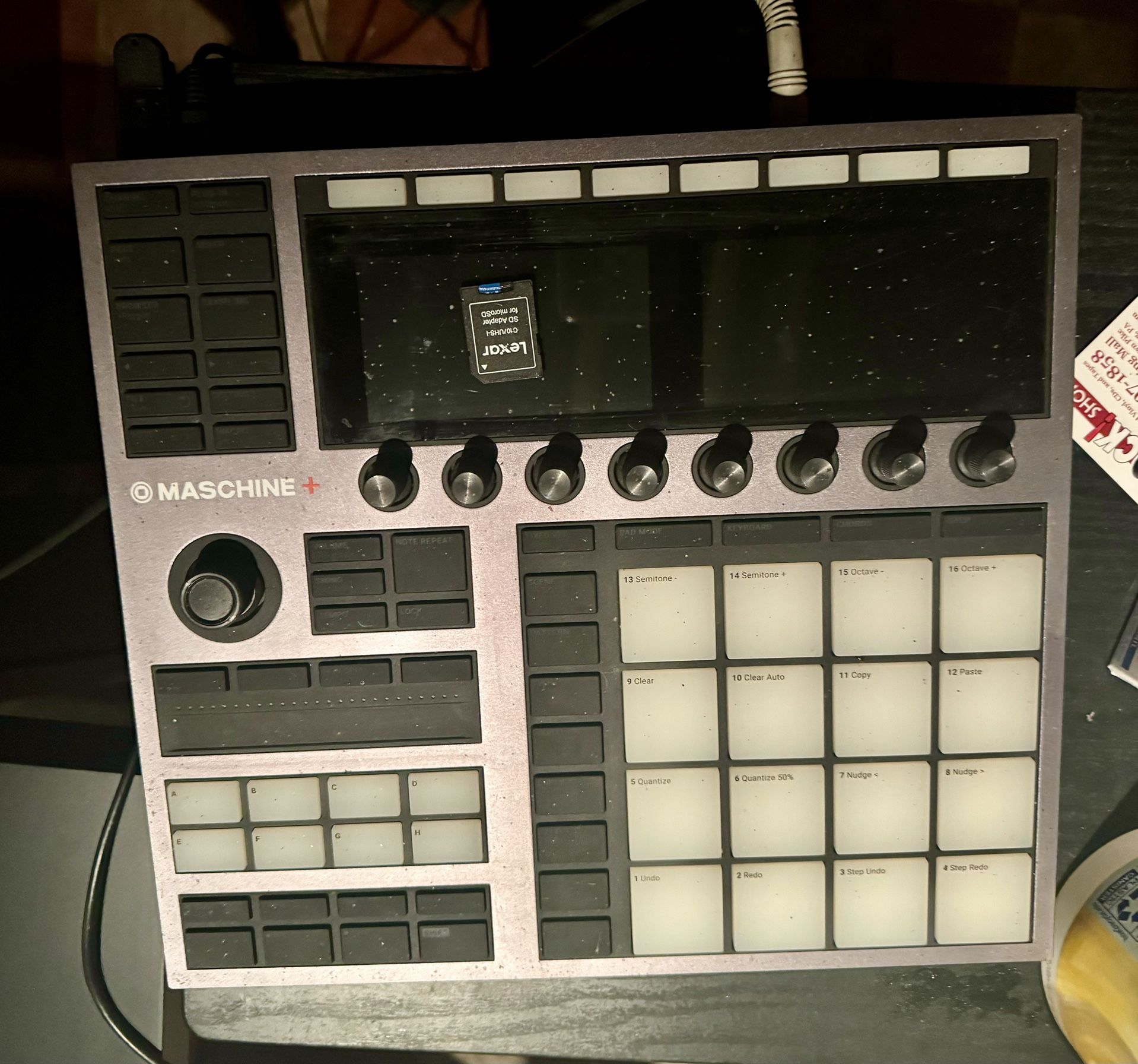 Maschine Plus w 1000’s Of Sounds And Effects