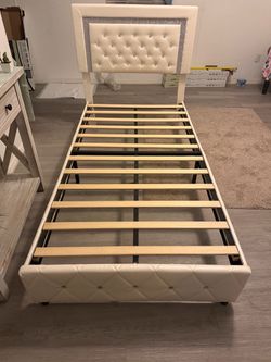 Twin frame