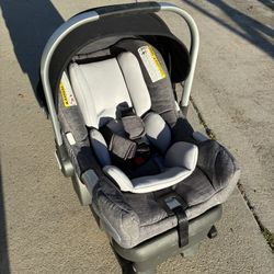 Nuna Stokke Car Seat With Infant Insert