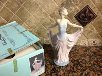 Lladro Dancer w/original box