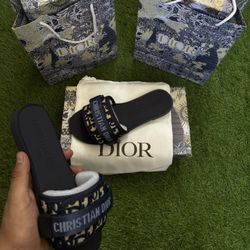 Dior Slides 6.5 Women With Shopping Bag