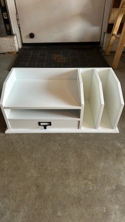 Desk organizer