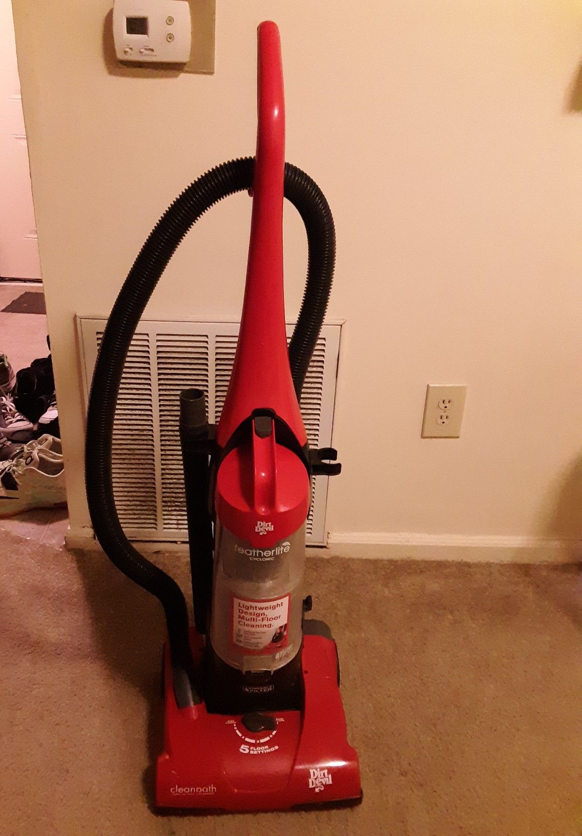 Dirt devil vacuum cleaner/with bag