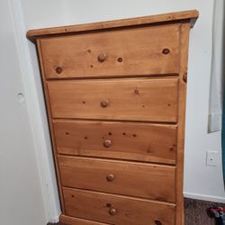 Dresser 