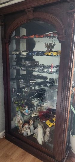 Cabinet Curio Display