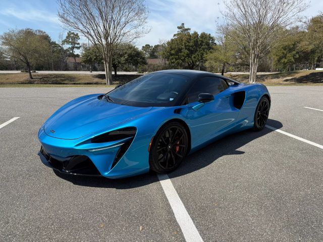 2023 McLaren Artura
