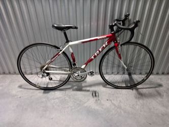 BICYCLE TREK 16 SPEED ROUTER SIZE 29 BRAND NEW