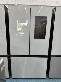 New Refrigerador Bespoke With Family hub All White Panels 