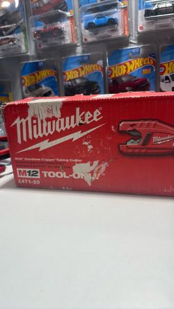 Milwaukee M12 Cordless Copper Tubing Cutter 2471-20